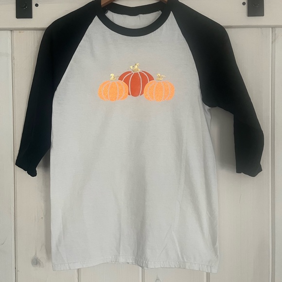 Perfect fall tee! - Picture 2 of 4